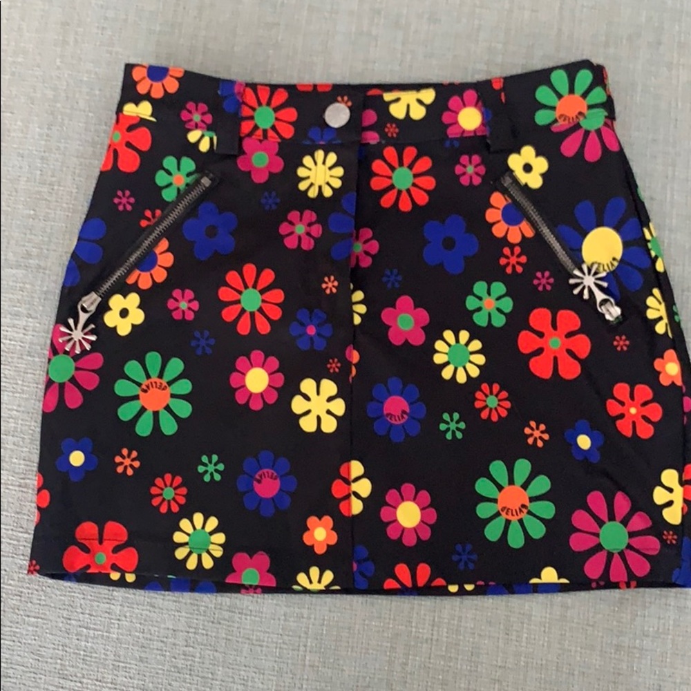 Flower power mini skirt